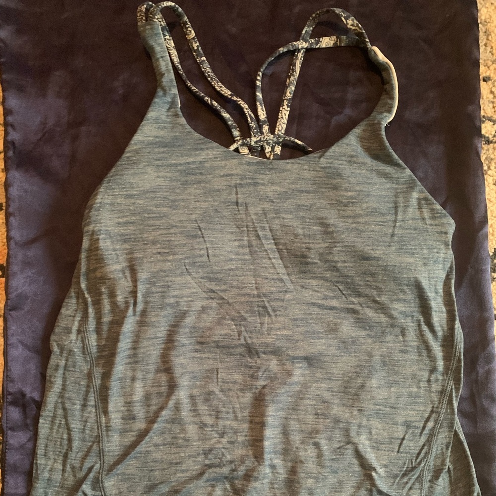 Lululemon top